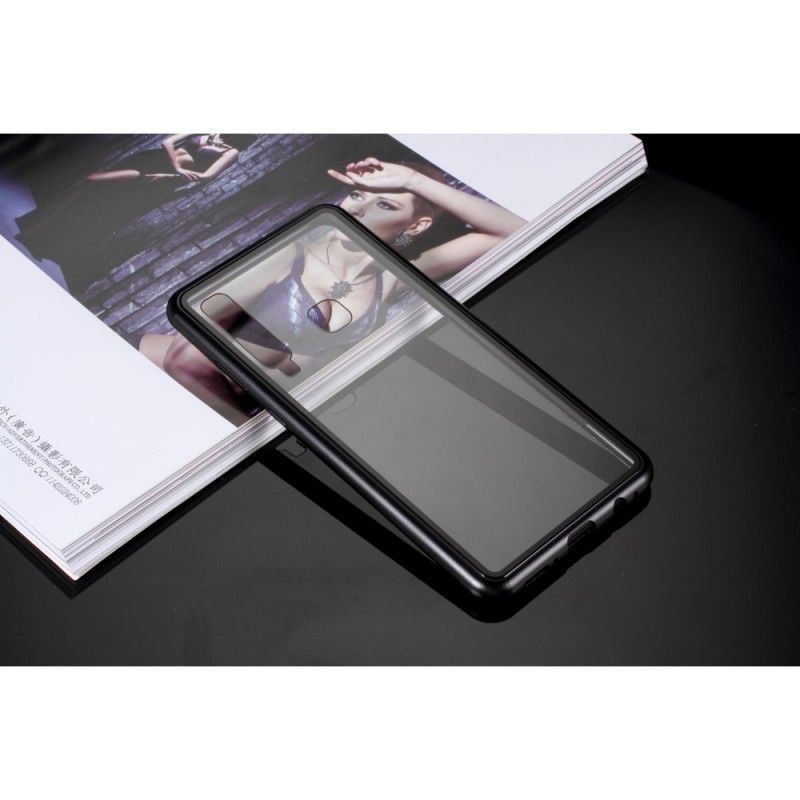 Hoesje voor Samsung Galaxy A9 Wit Zwart Randen Van Metaal En Gehard Glas