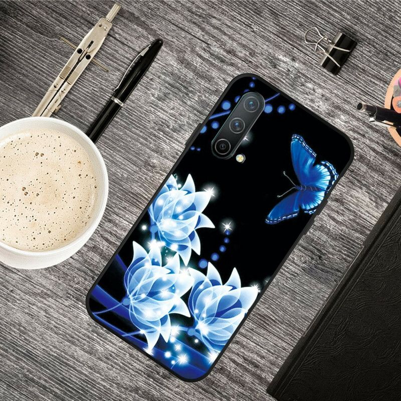 Hoesje Oneplus Nord Ce 5g Vlinder En Blauwe Bloemen