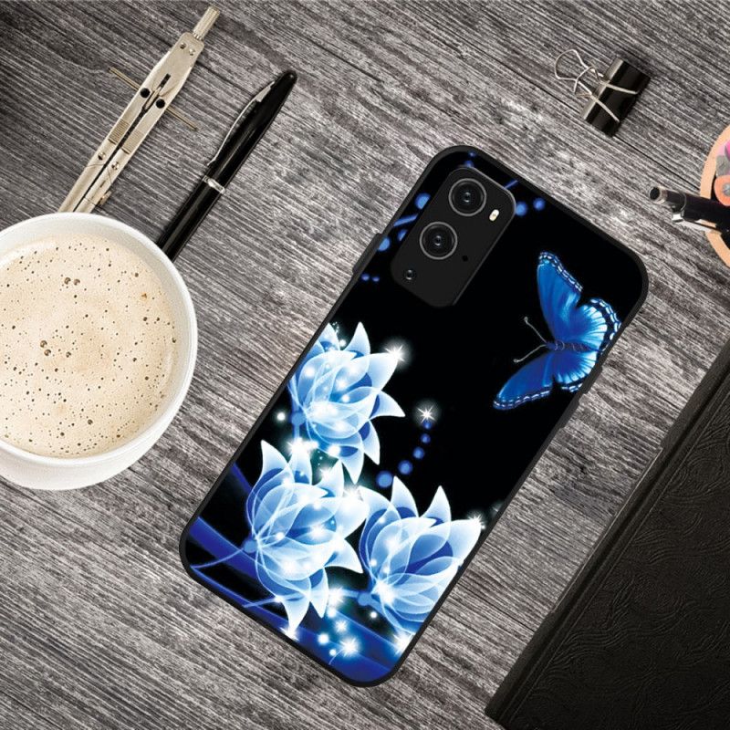 Hoesje voor OnePlus 9 Pro Vlinder En Blauwe Bloemen